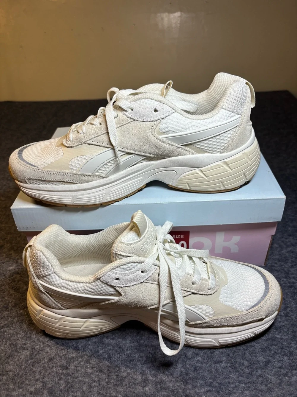 Reebok Chaos Women’s Size 10 Natural/Tan/Tan